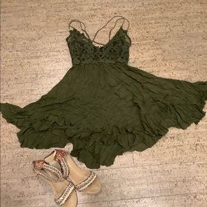 Beautiful feminine and flattering dress❤️